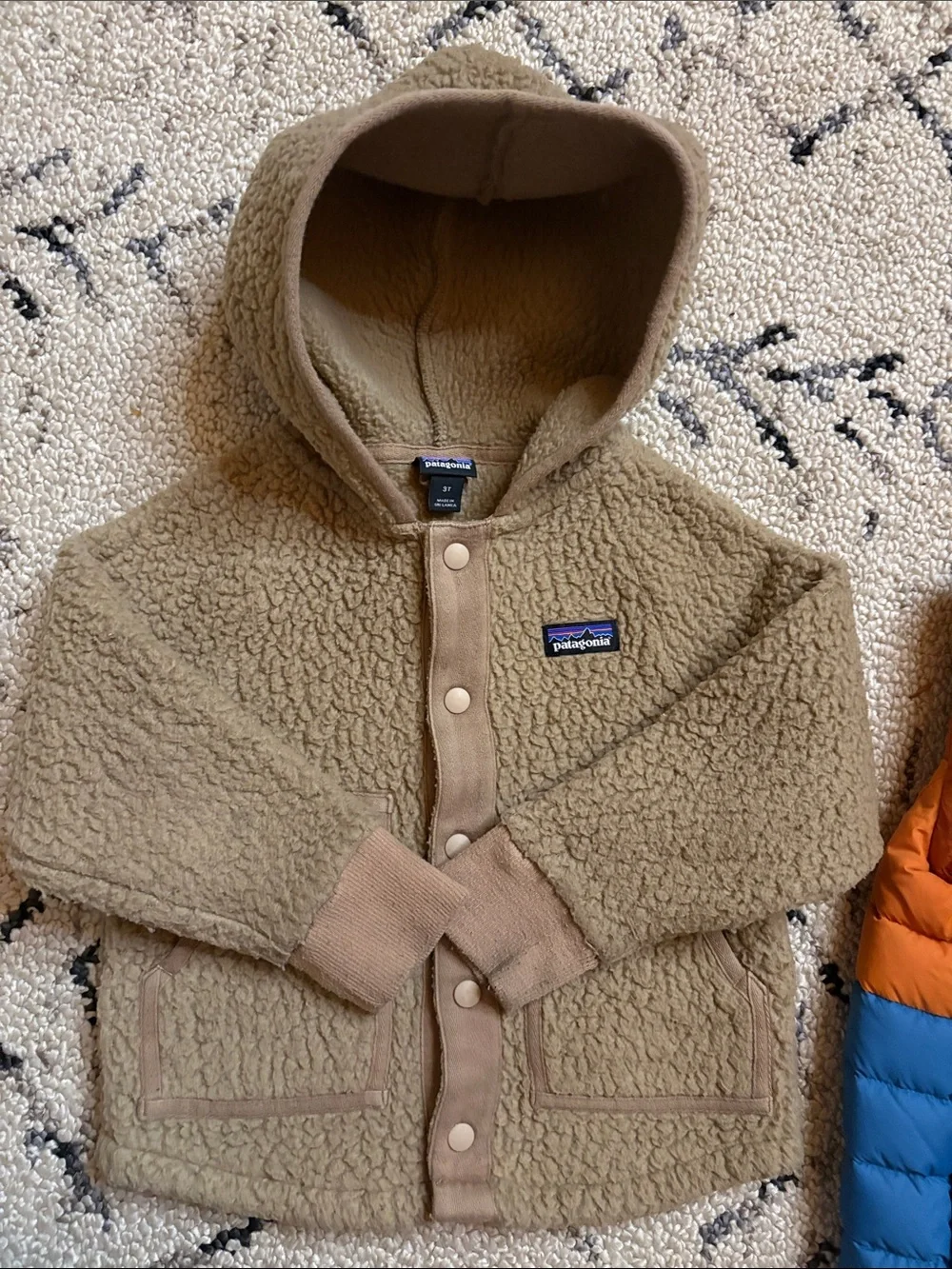 Patagonia Kids Puffer Jacket & Tan Sherpa Hoodie (3T)